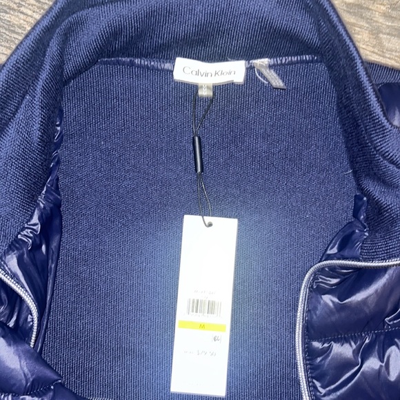 Calvin Klein Women bubble Vest -Medium - Picture 5 of 5